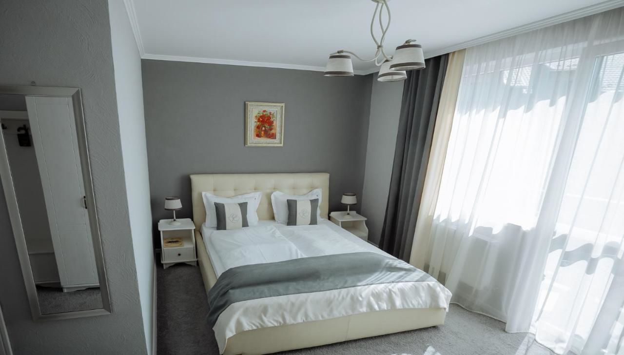 Отель Yaremche Premium Hotel Яремче-45